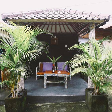 Swan House Canggu Hotel Zewnętrze zdjęcie