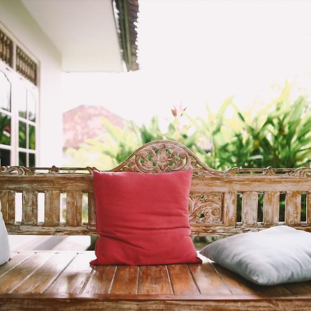 Swan House Canggu Hotel Zewnętrze zdjęcie