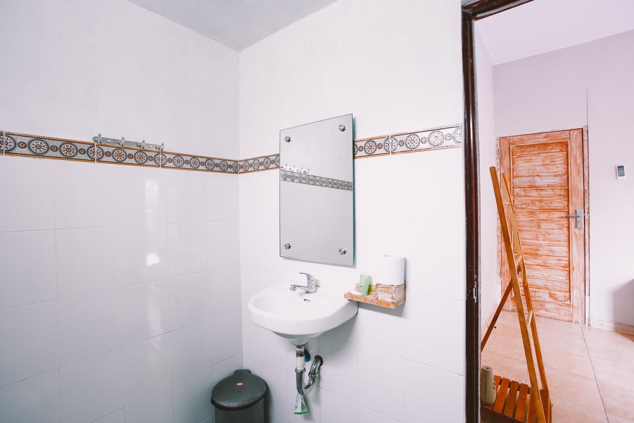 Swan House Canggu Hotel Zewnętrze zdjęcie