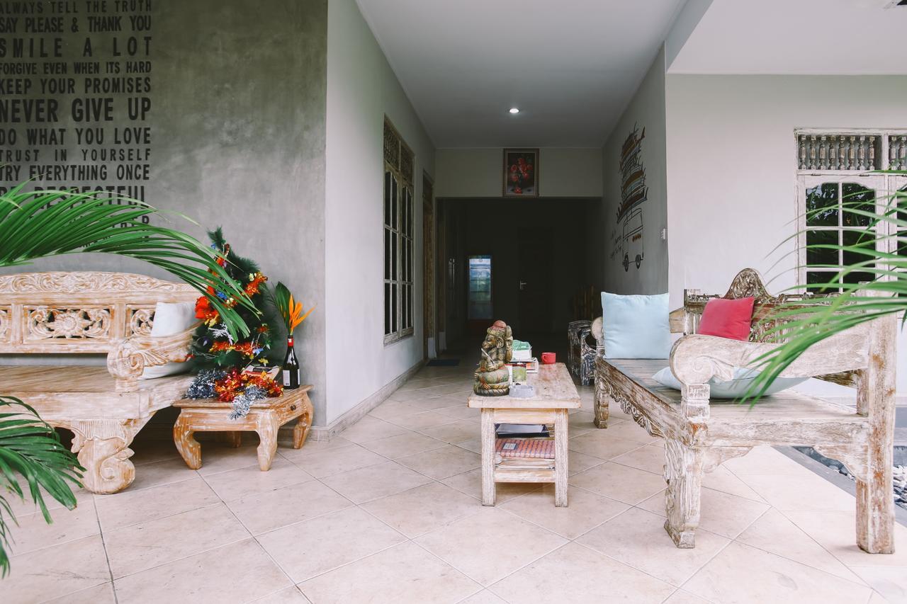 Swan House Canggu Hotel Zewnętrze zdjęcie